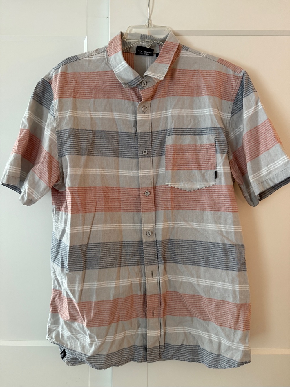 VANS Men’s Short-Sleeve Button-Up Shirt in Coral & Gray Stripes Sz L Classic